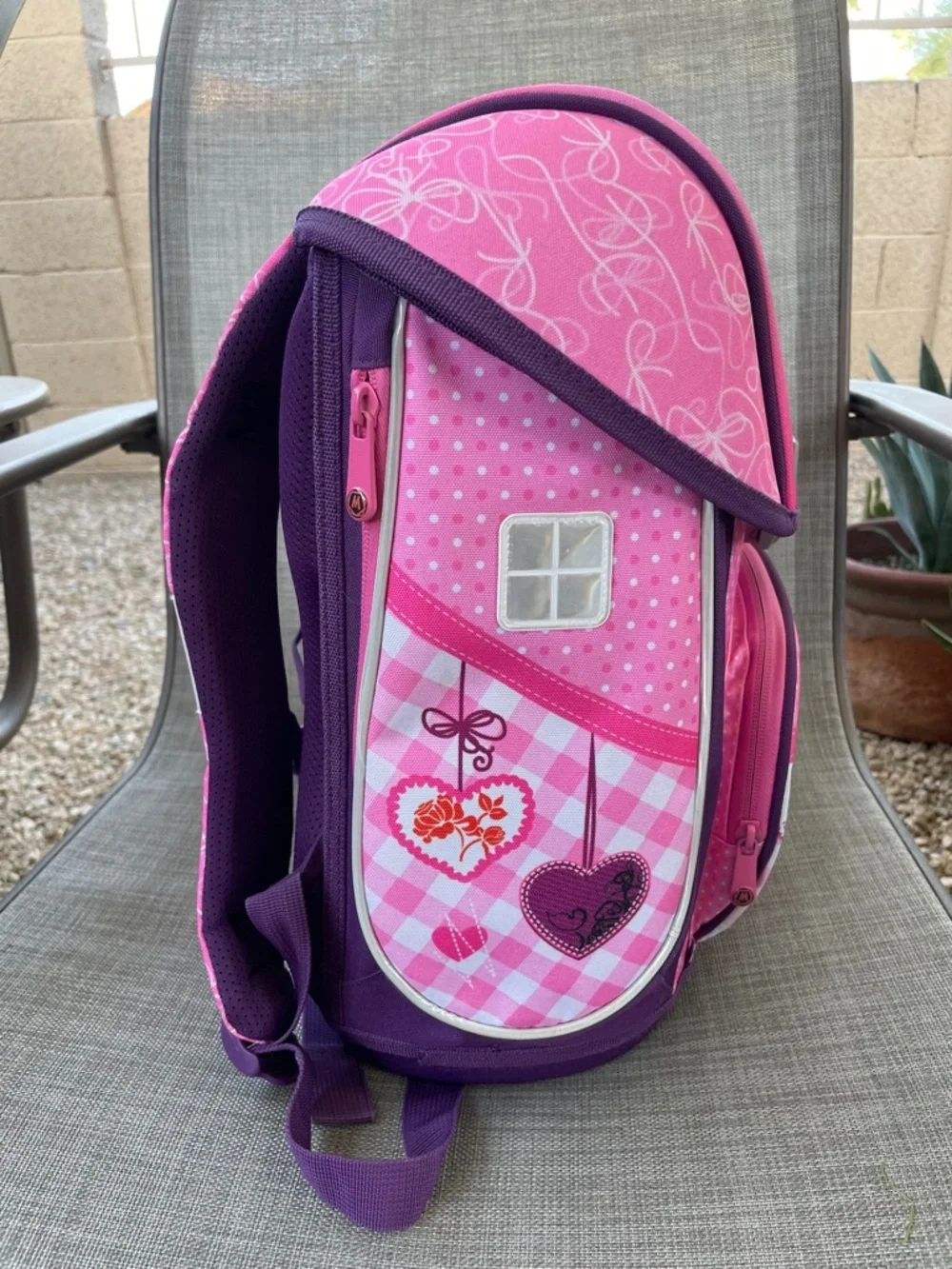 MagTaller (Finland) backpack, Hardshell, elementary school bag, girls K-3 grade
